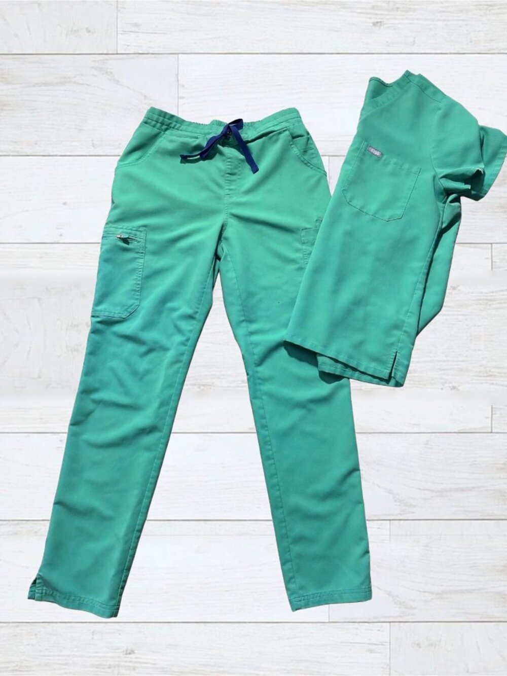 FIGS Aqua Scrub Set Top M Pants S